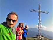 04 Alla croce di vetta del Pizzo di Spino (950 m)